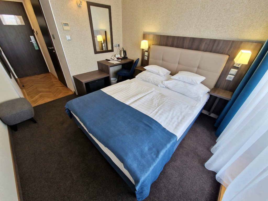 Habitación superior tiene balcón 2
